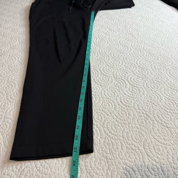 Lululemon Athletica Classic Black Jogger Pants On the Fly size 8 - Picture 10 of 14